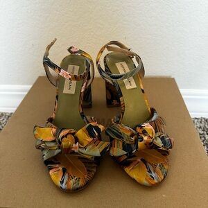 ANTONIO MELANI Women's Tropical Print Heels - Yellow and Black
